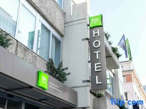 Хостел Ibis Styles Ljubljana The Fuzzy Log