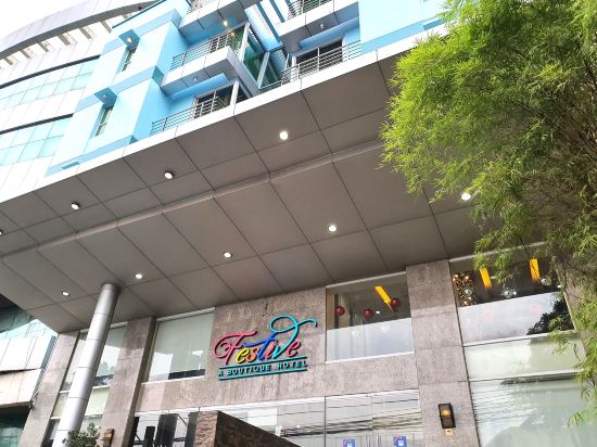 Фото Festive Hotel