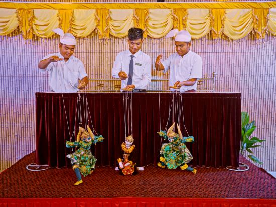 Фото The Hotel Nova