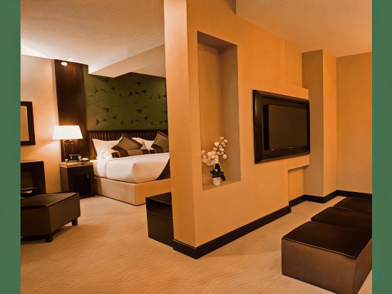 Фото Royale Signature Hotel