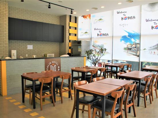 Фото Myeongdong Merlin Hotel