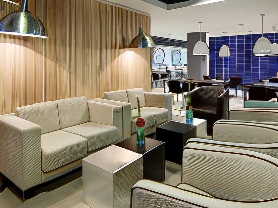 Фото Holiday Inn Express Rotterdam - Central Station