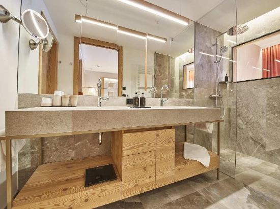 Фото Falkensteiner Hotel Kronplatz