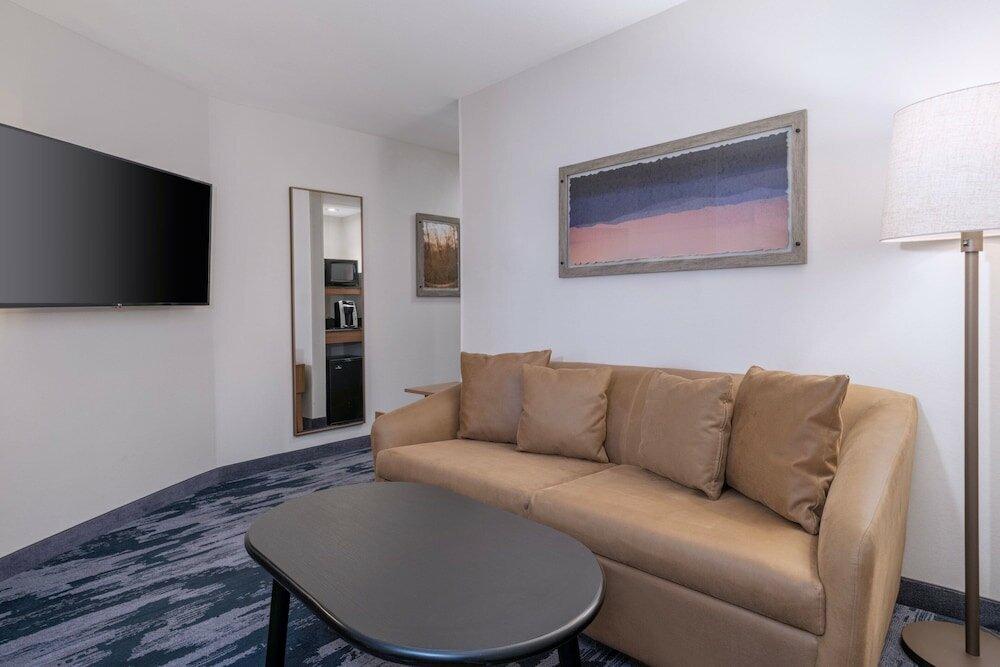 Фото Fairfield Inn and Suites by Marriott Denton