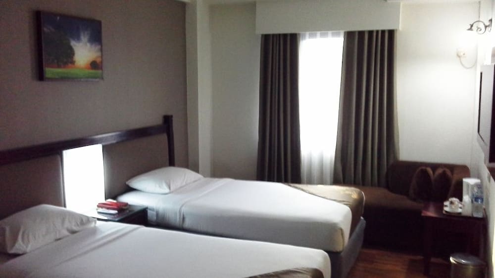 Фото Hotel Mega Proklamasi