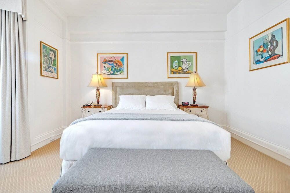 Фото Cornell Hotel de France