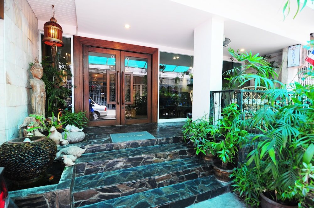 Фото Baan Sukhumvit Soi 18