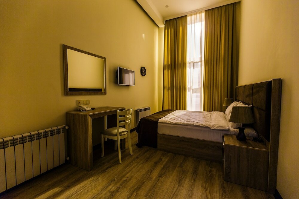 Фото Deluxe City Hotel