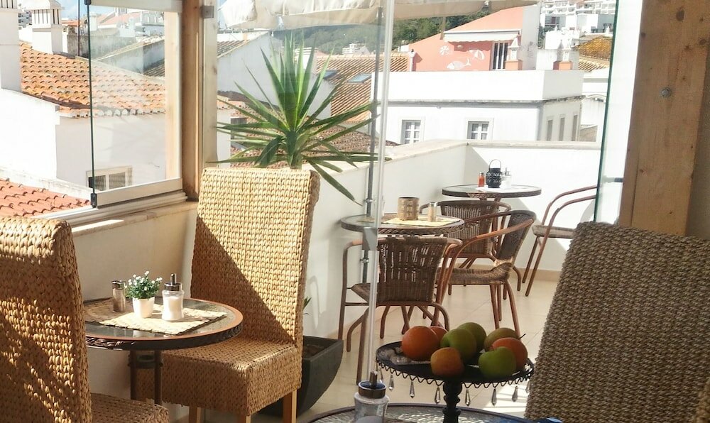 Фото Suites Inn Lagos