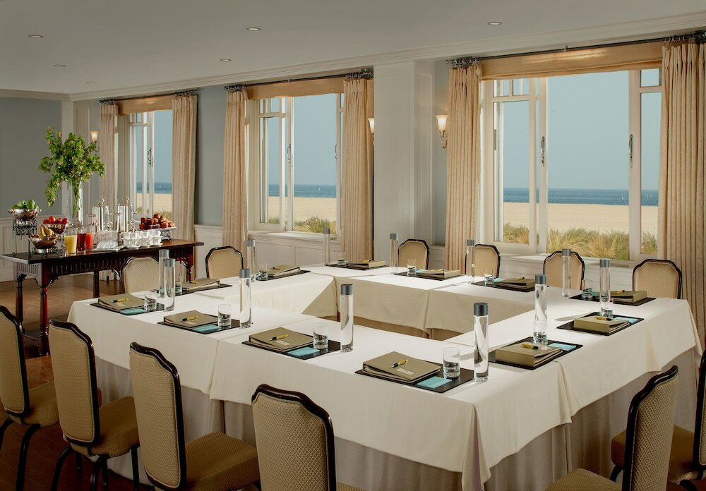 Фото Shutters on the Beach