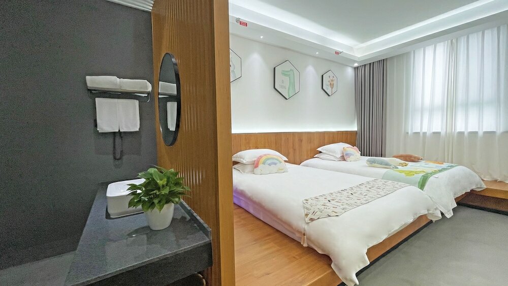 Фото Shanghai Linyin Holiday Hotel