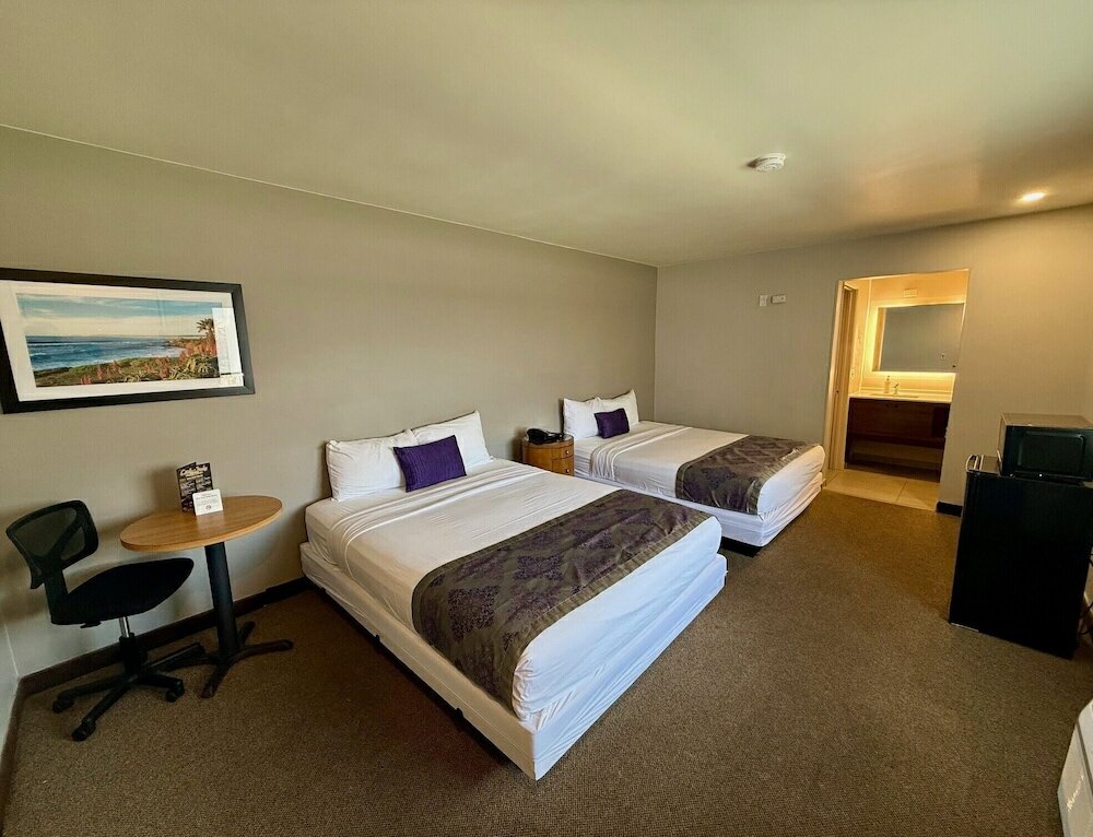 Фото Heritage Inn San Diego