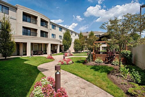 Внешний вид отеля Courtyard by Marriott Wall at Monmouth Shores Corporate Park в Уолле Тауншипе, фото 2