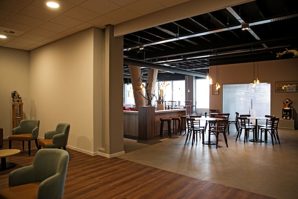 Фото Antwerp Harbour Hotel