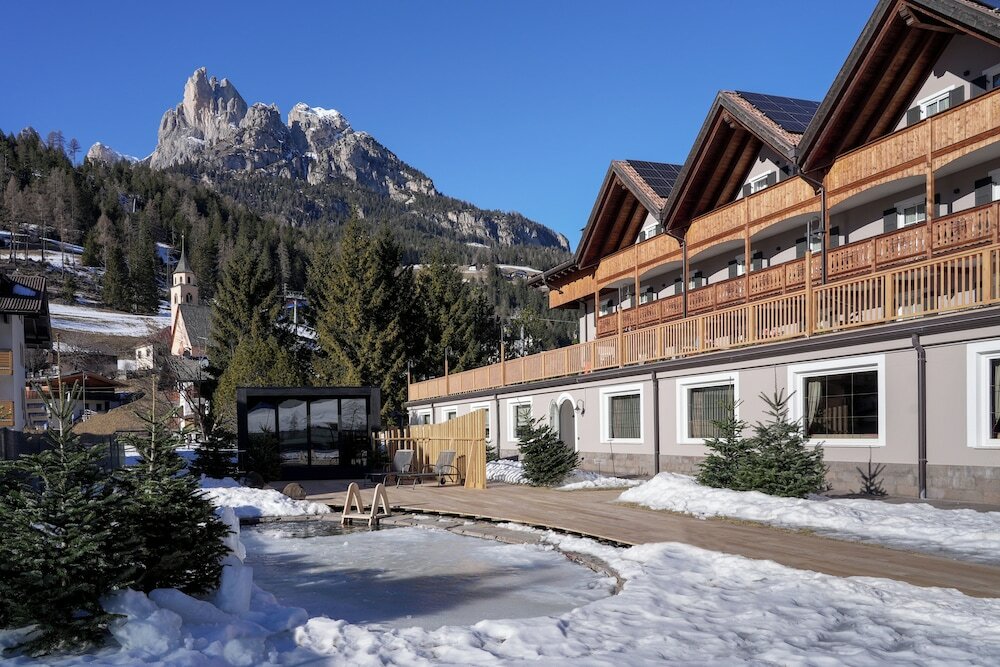 Фото X Alp Hotel