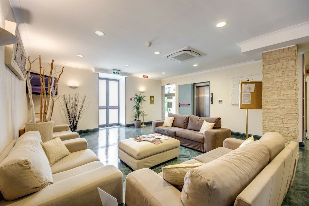 Фото Romoli Hotel