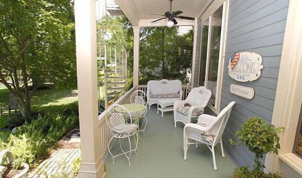 Фото Stay Fairfield - Fairfield Place and Fairfield Manor Bed & Breakfast