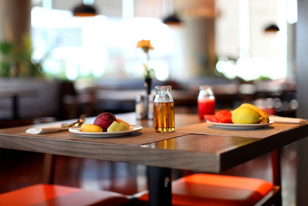 Фото South Pacific Hotel