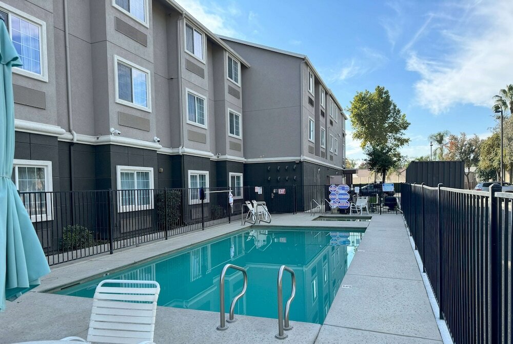 Фото La Quinta Inn & Suites by Wyndham Tulare