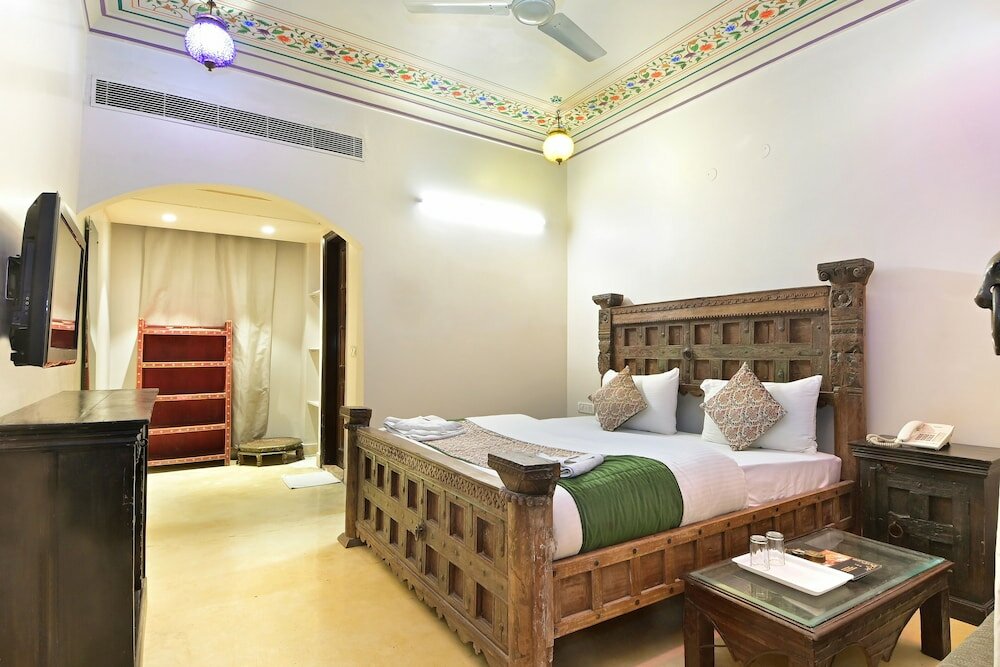 Фото Jyoti Mahal A Heritage Hotel