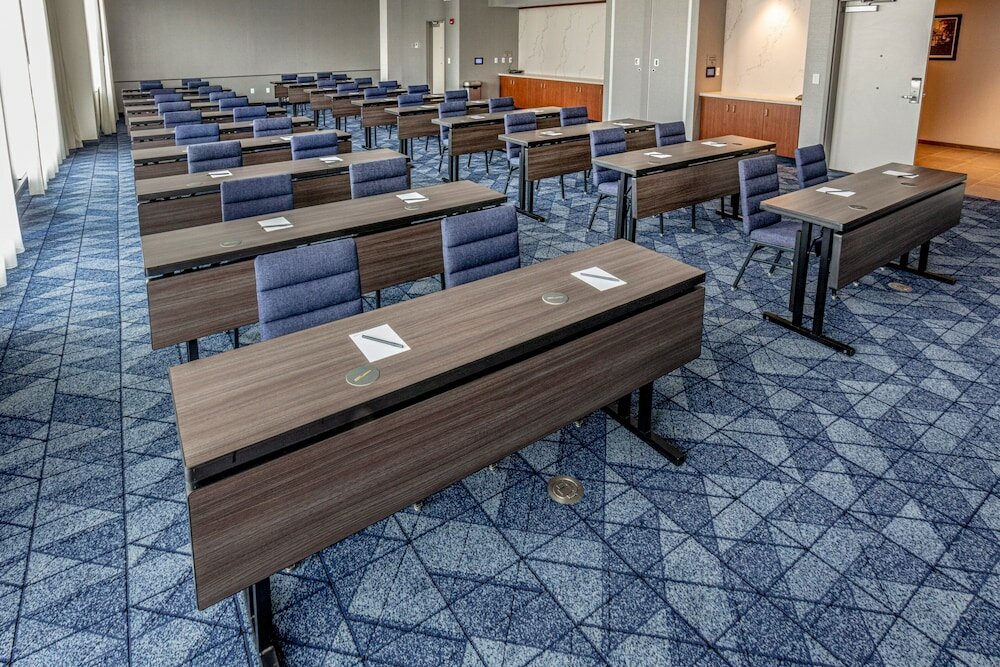 Фото Courtyard by Marriott Rochester Downtown