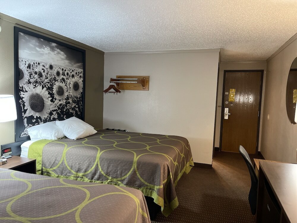 Фото Super 8 by Wyndham Bismarck