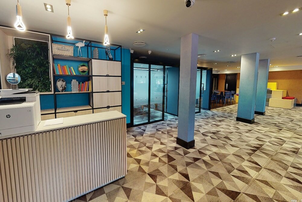 Фото Village Hotel Warrington