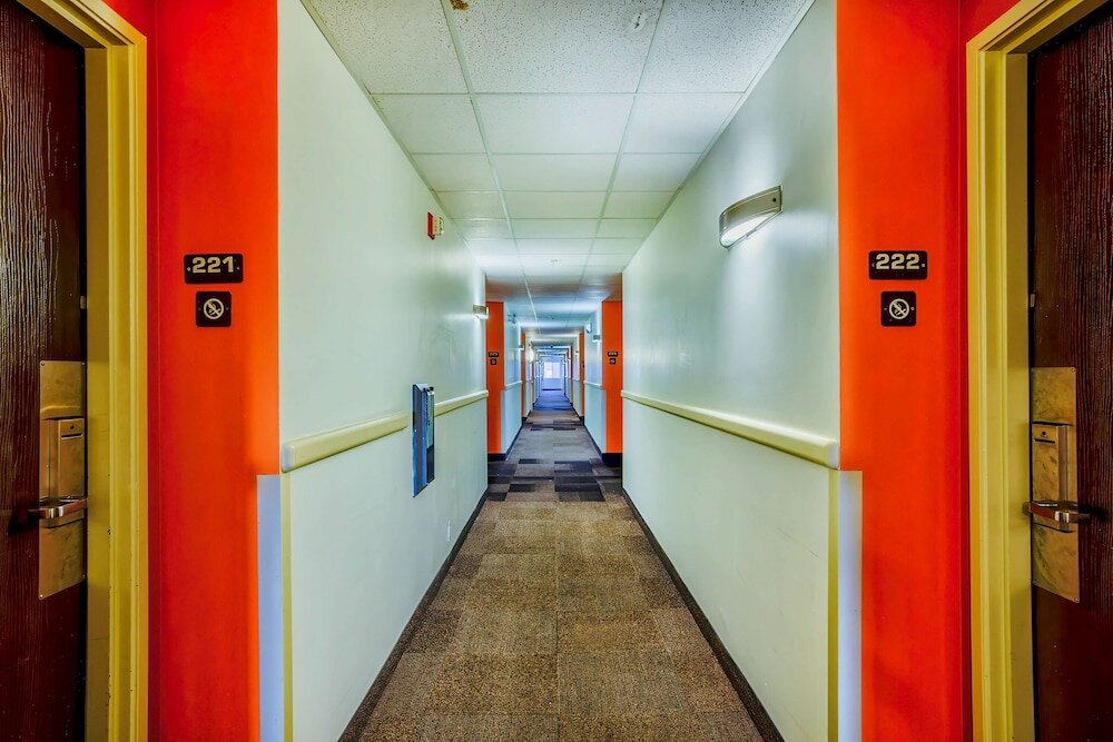 Фото Motel 6 Burlington, On - Toronto West - Oakville