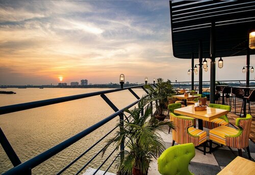 Внешний вид отеля Polo Floatel Kolkata в Калькутте, фото 1