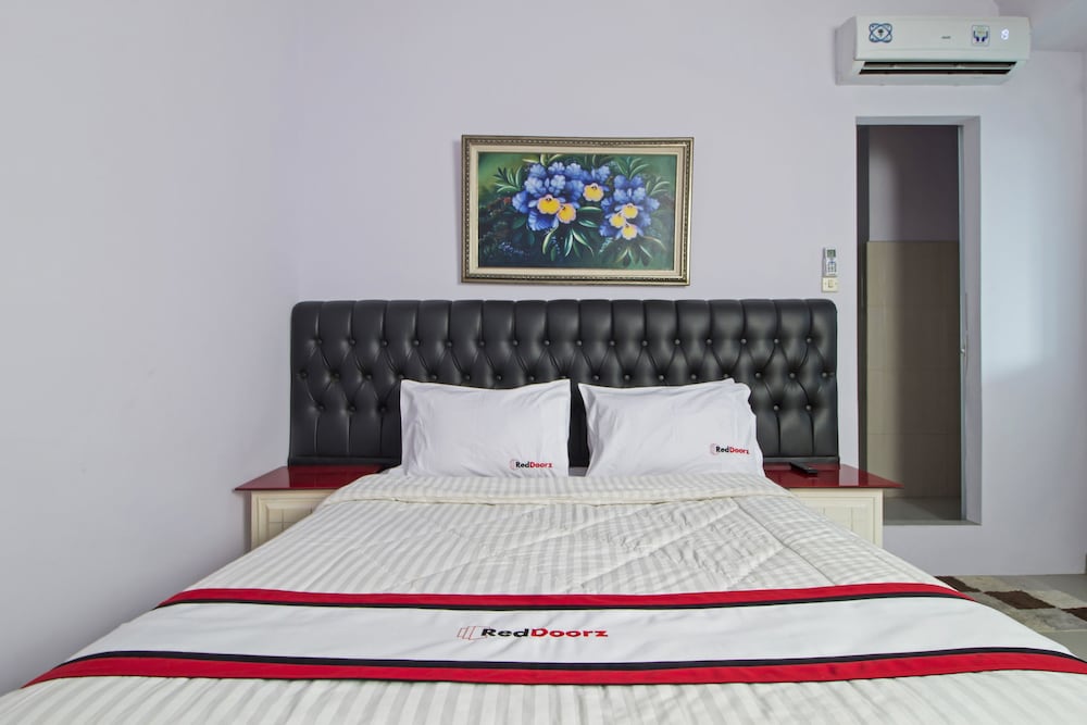 Фото Residences by RedDoorz @ Guntur Raya Setiabudi