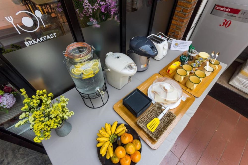 Фото Z's Hostel at Tha Phae Gate