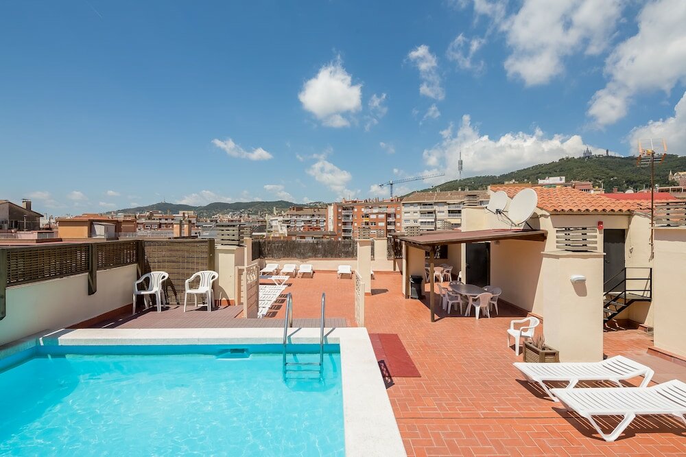 Фото Aparthotel Bertran