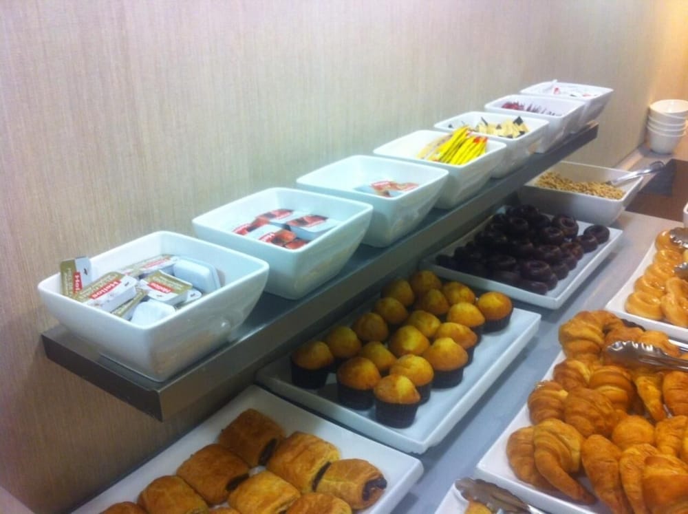 Фото Hotel Dinastía