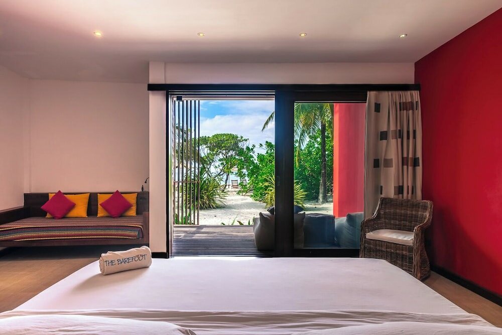 Фото The Barefoot Eco Hotel