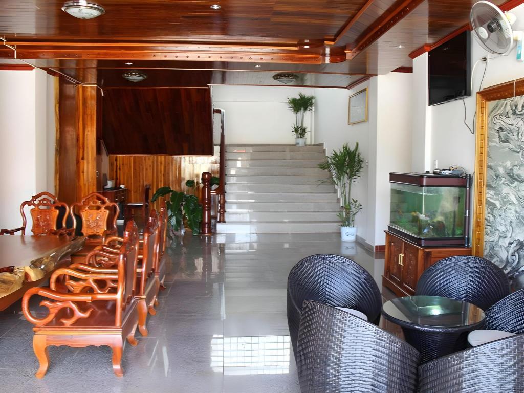 Фото Mittaphap Hotel II