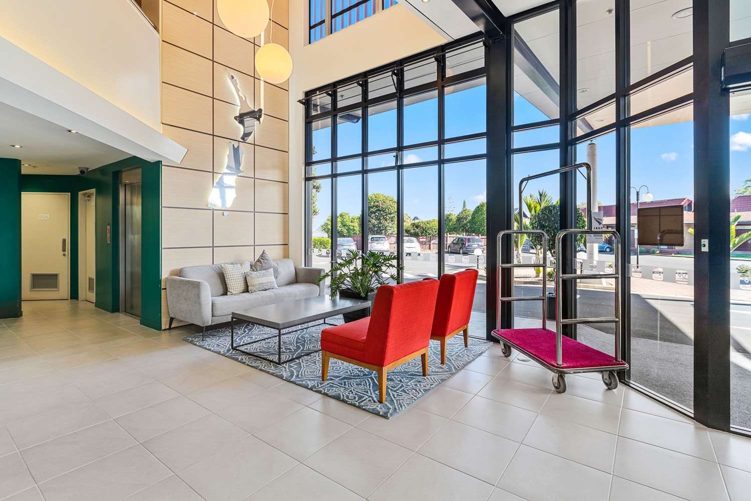 Фото Quality Hotel Lincoln Green