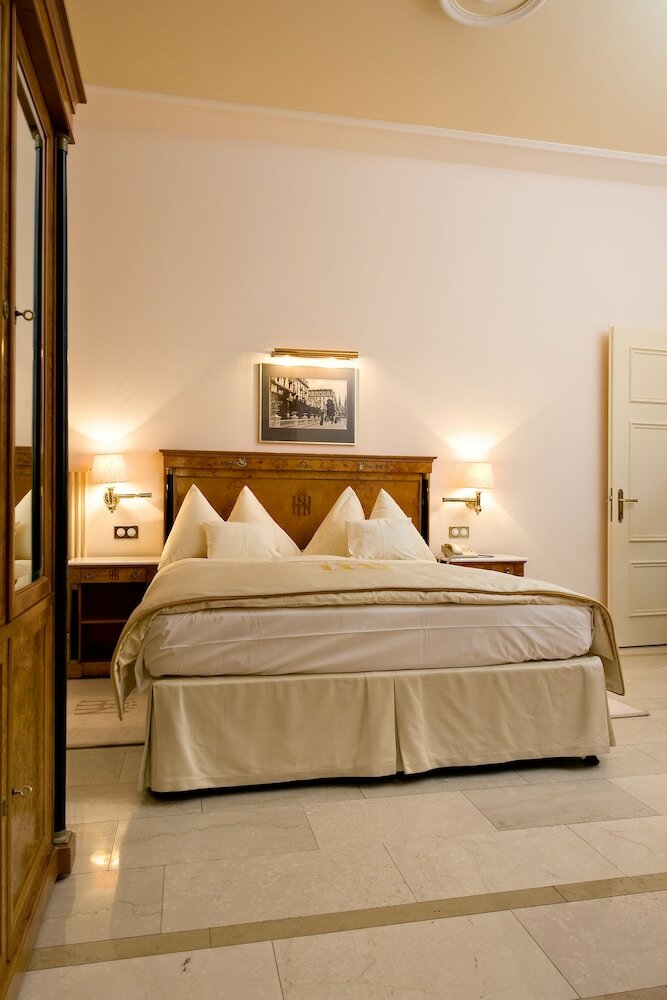 Фото Grand Hotel National