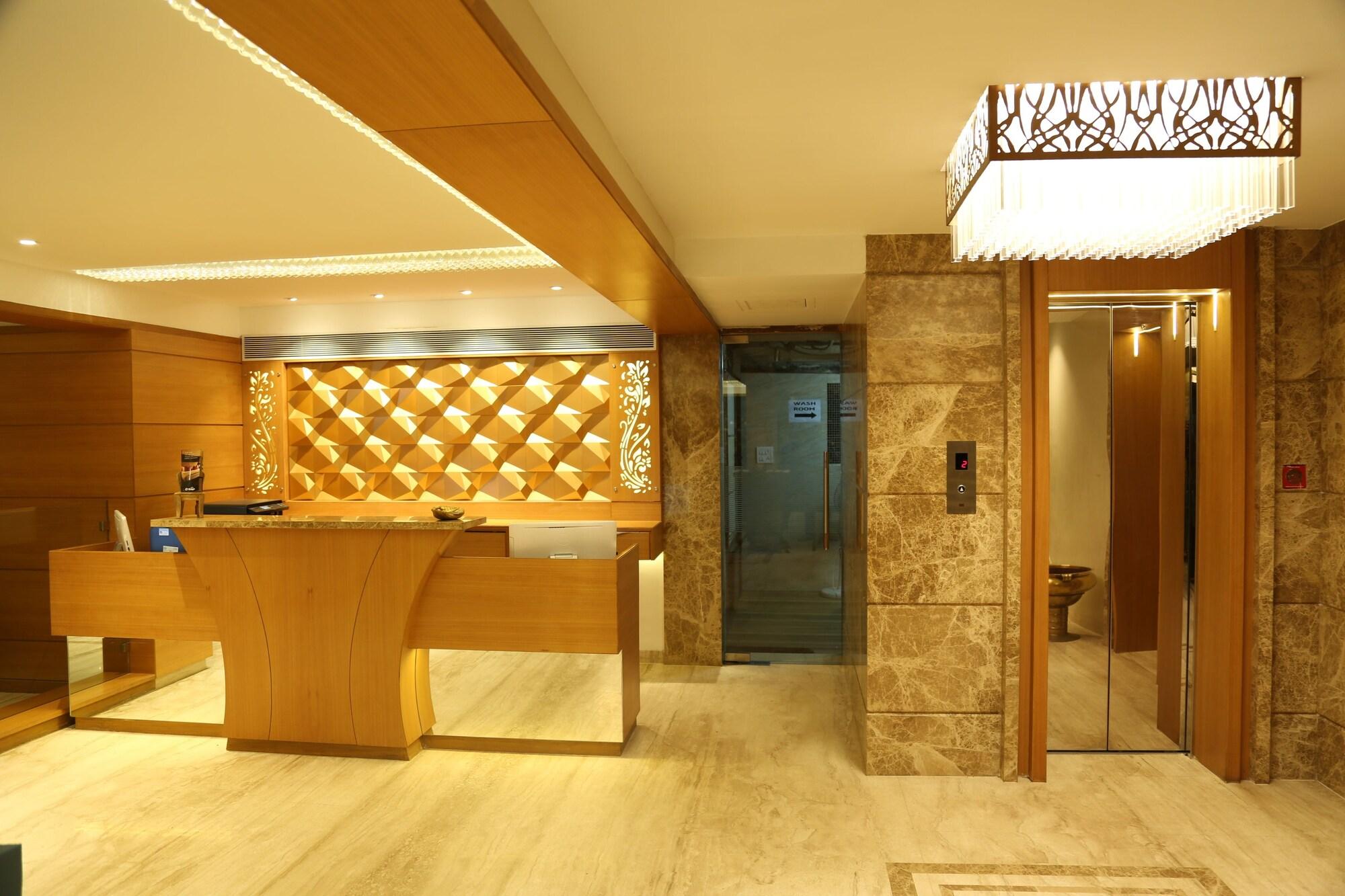 Фото Hotel Surya