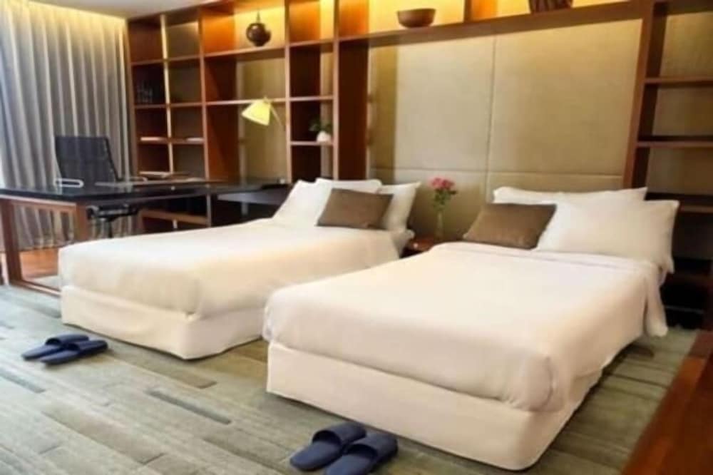 Фото Hansar Bangkok Hotel