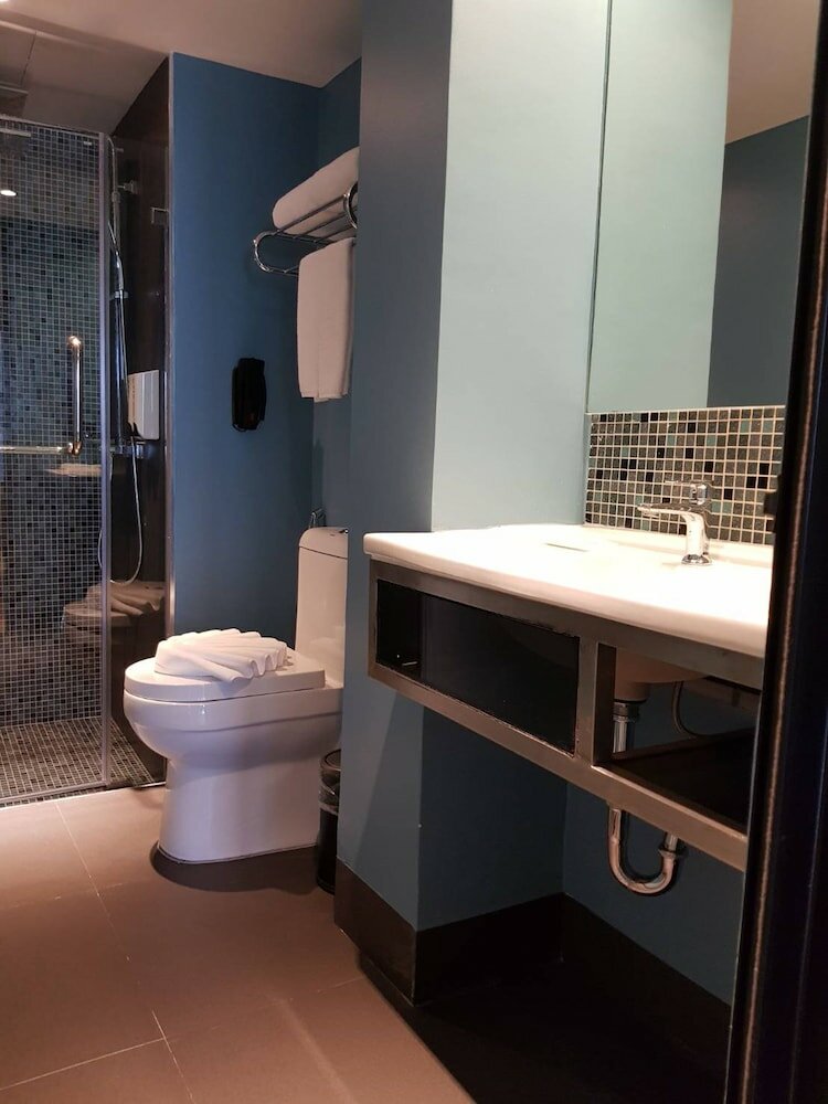 Фото Bizotel Premier Hotel & Residence