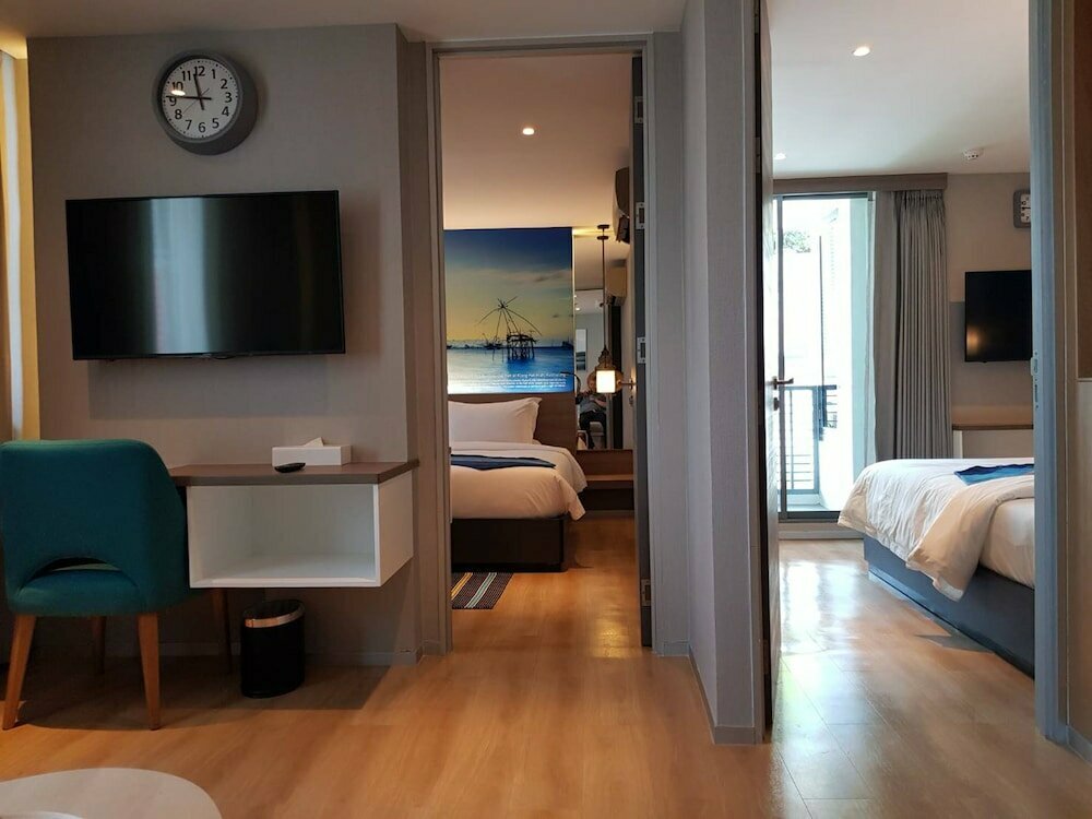 Hotel Bizotel Premier Hotel & Residence, Bangkok, photo