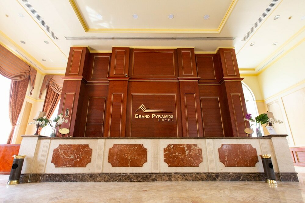Фото Grand Pyramids Hotel