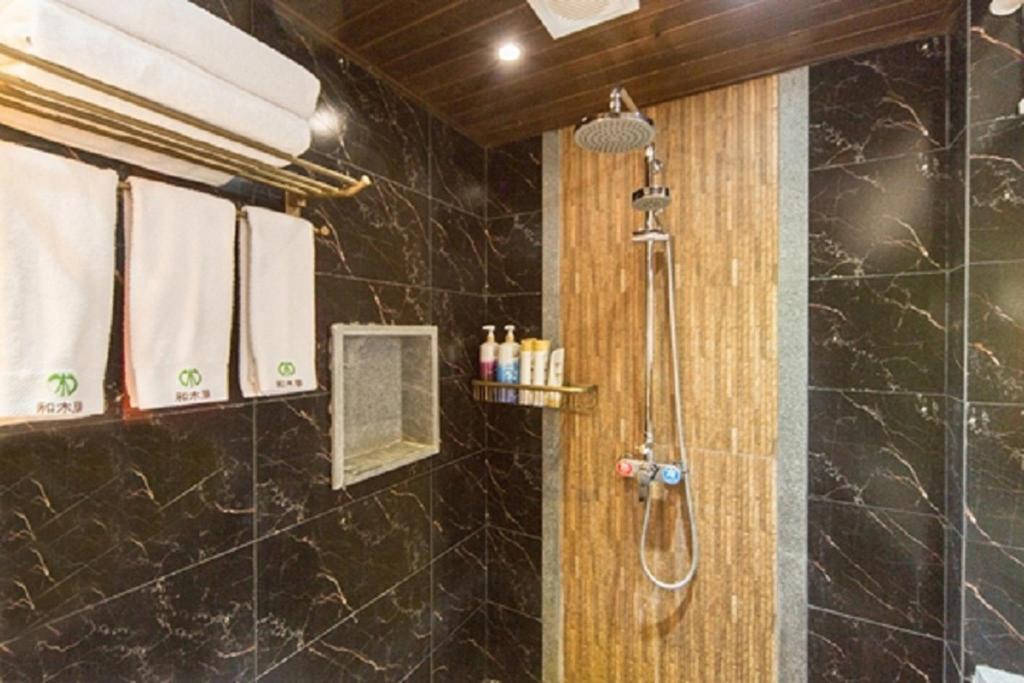 Фото Li Jiang Hemuju Inn