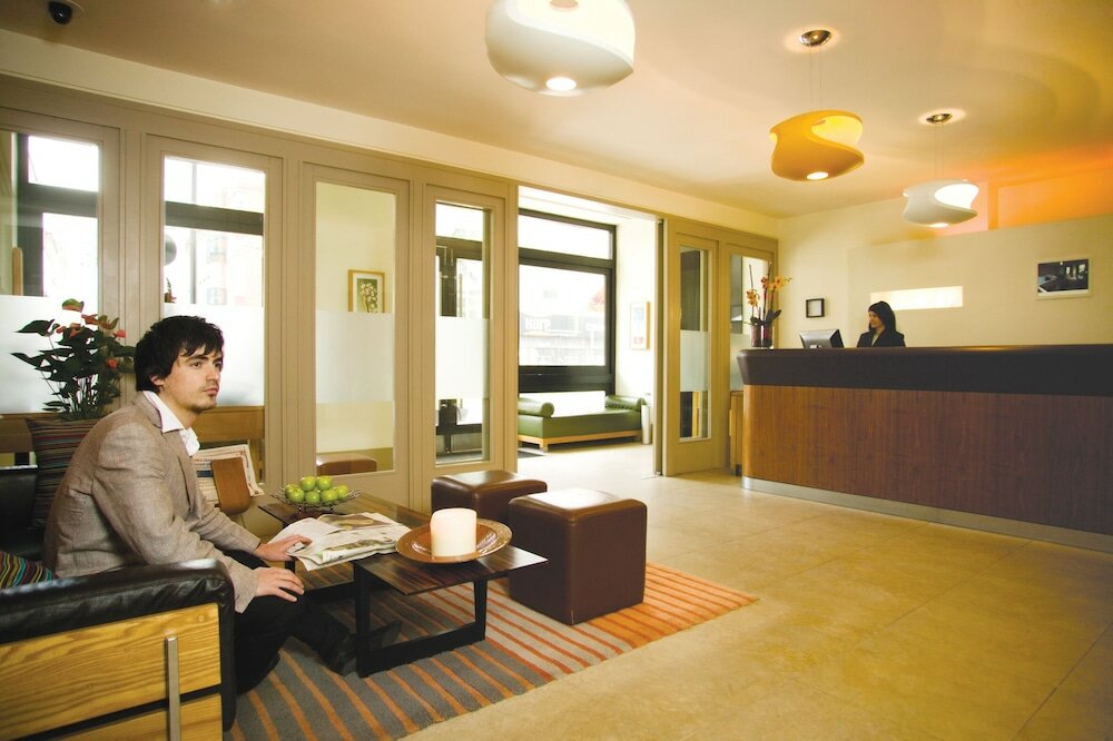 Фото Bedford Corner Hotel