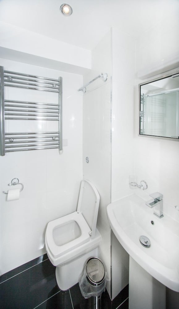 Фото Classic Hyde Park Hotel