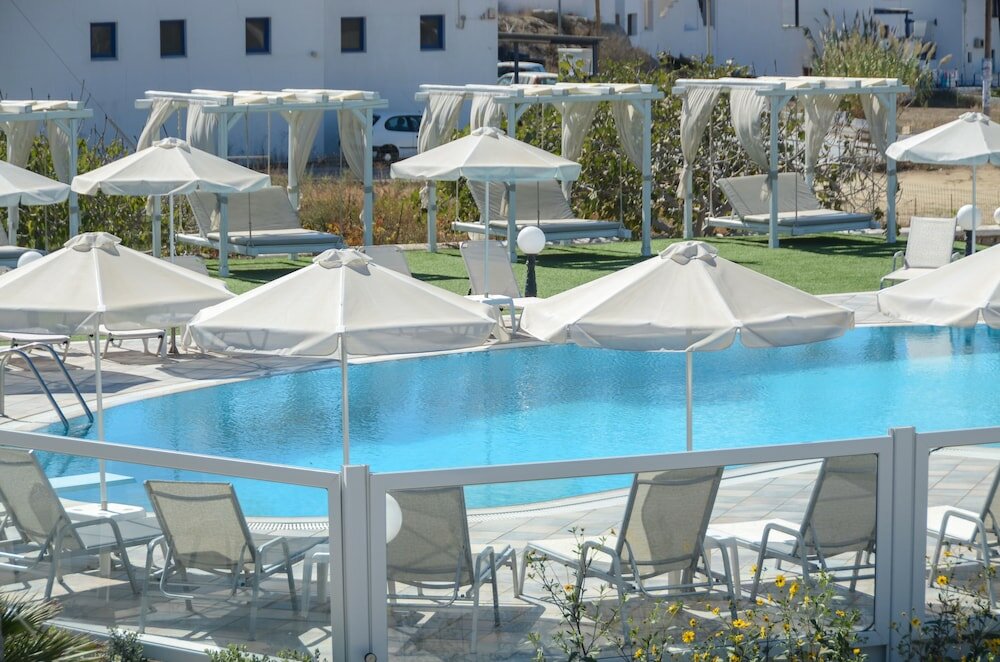 Фото Birikos Hotel & Suites