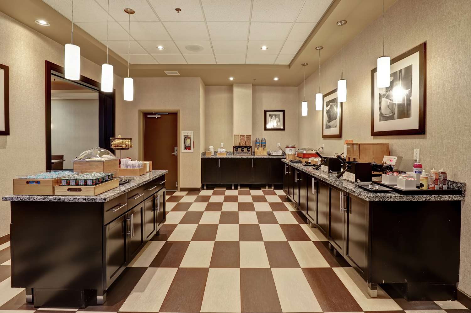 Фото Hampton Inn by Hilton Chilliwack