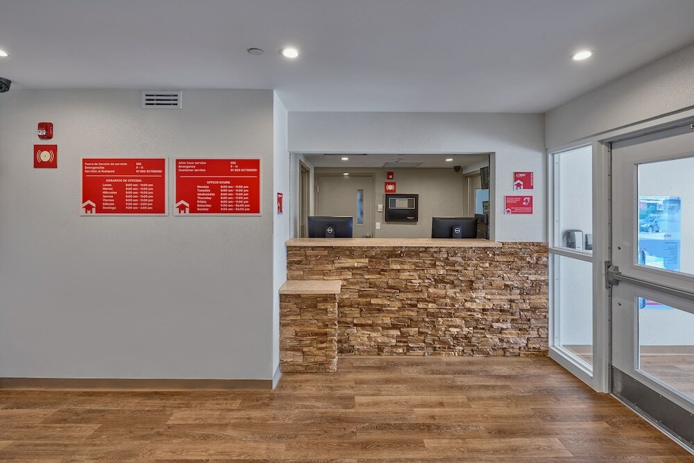 Фото Extended Suites Tijuana Macroplaza Hotel