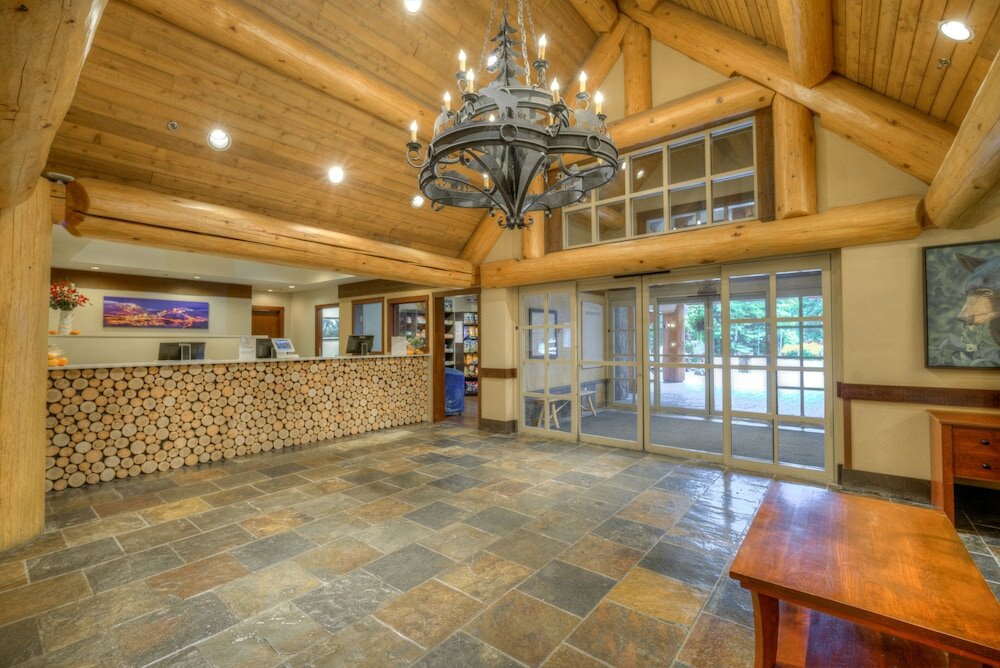 Фото Blackcomb Springs Suites by Clique