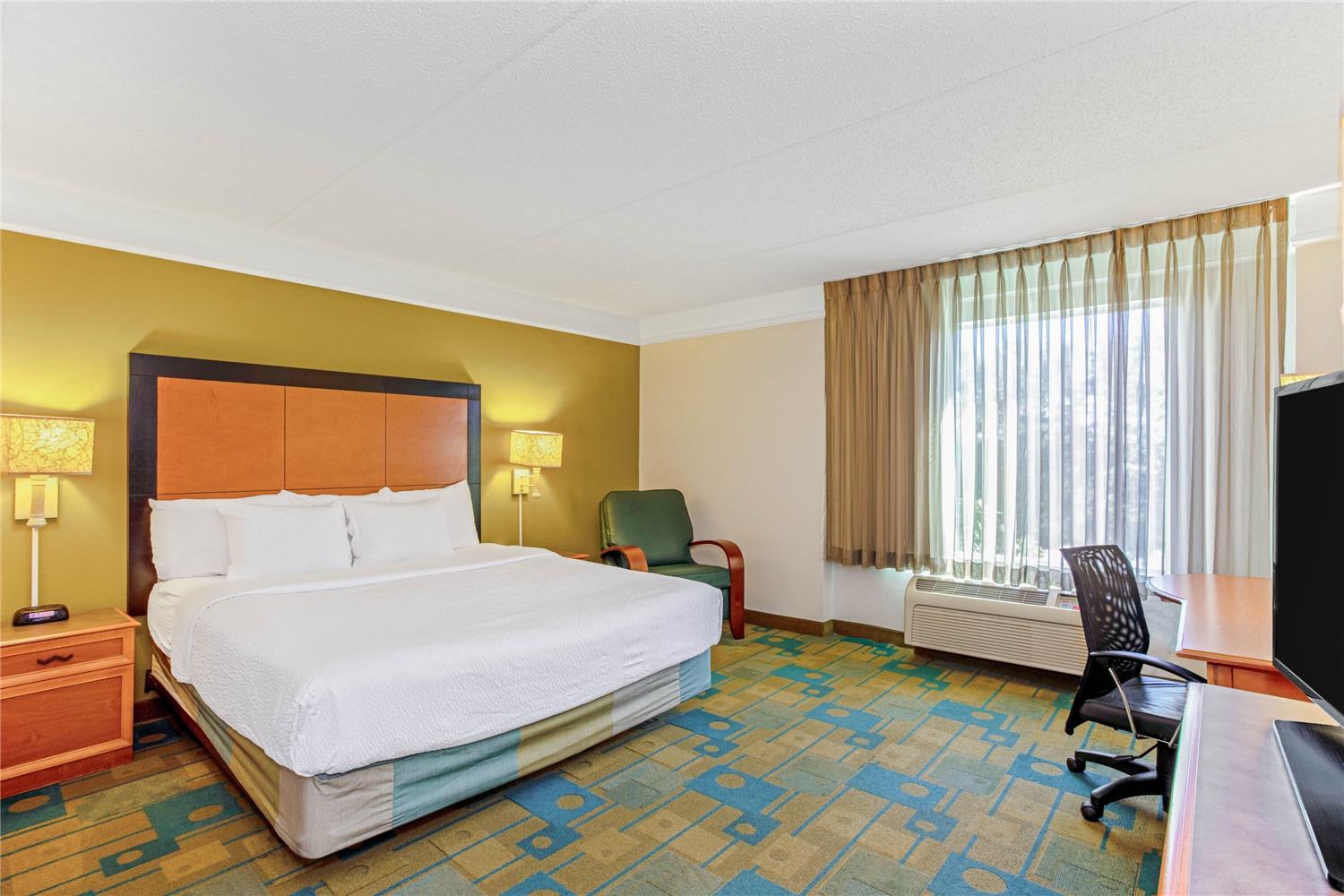 Фото La Quinta Inn & Suites by Wyndham Orlando i Drive/Conv Ctr
